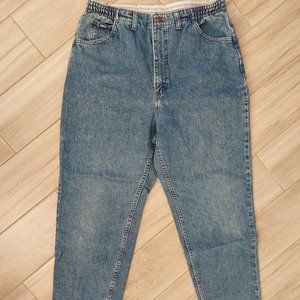 Lee Original Mom High Rise Medium Wash Cotton Jeans.